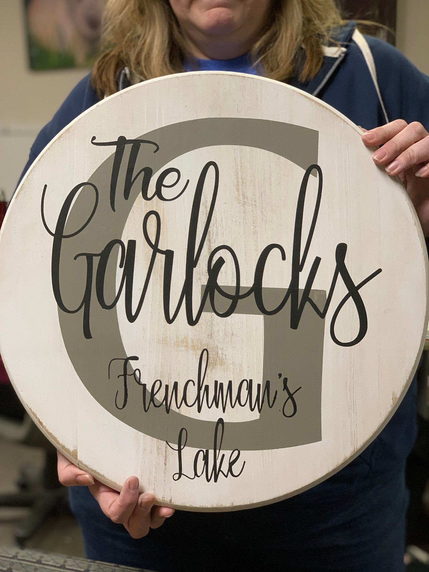 Family Name Sign 18" Round