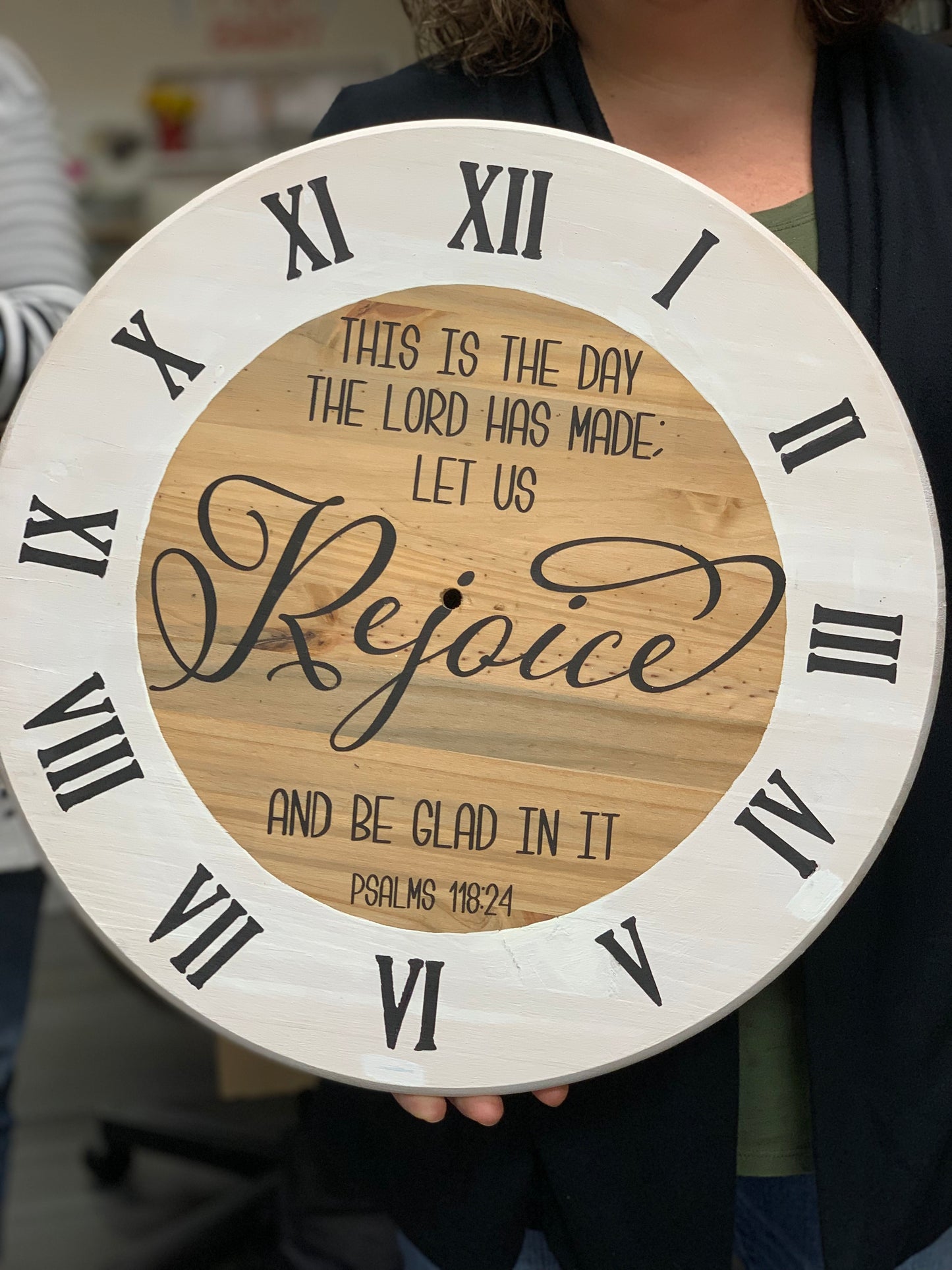 Farmhouse Clock, 24"