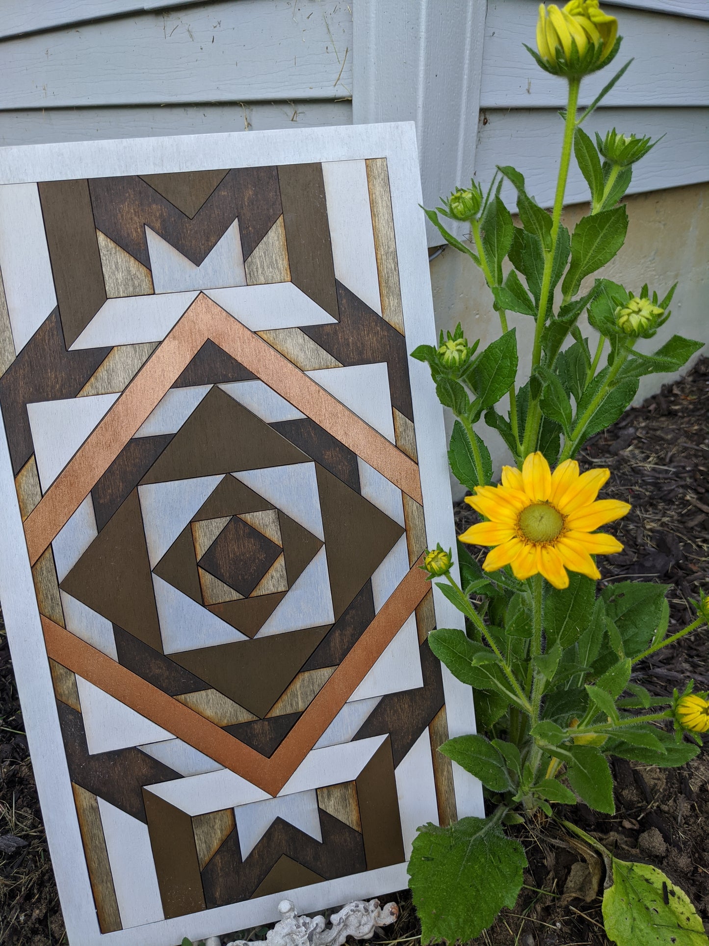 Spinning Center Square Rectangular Barn Quilt