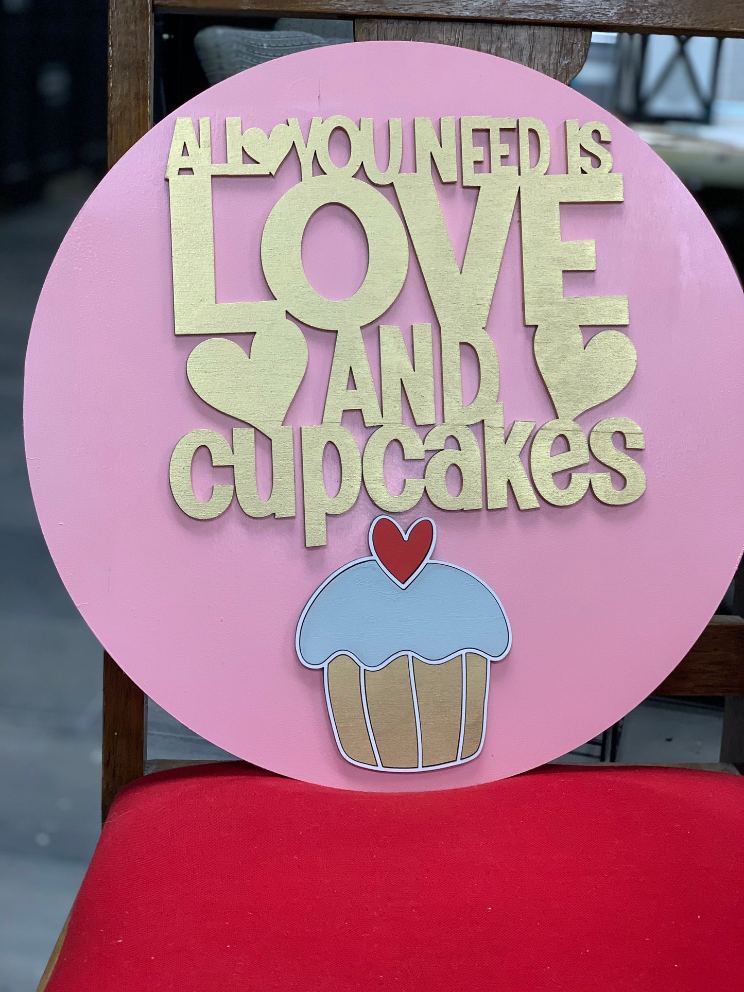 Love & Cupcakes 15" Round Valentine Sign
