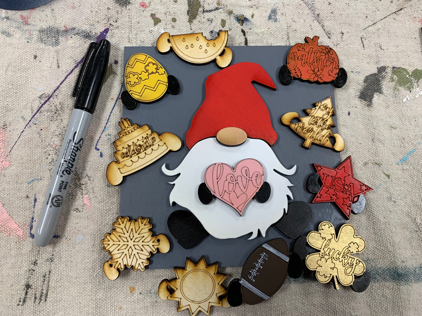 Mini Gnome Interchangeable w/ Easel