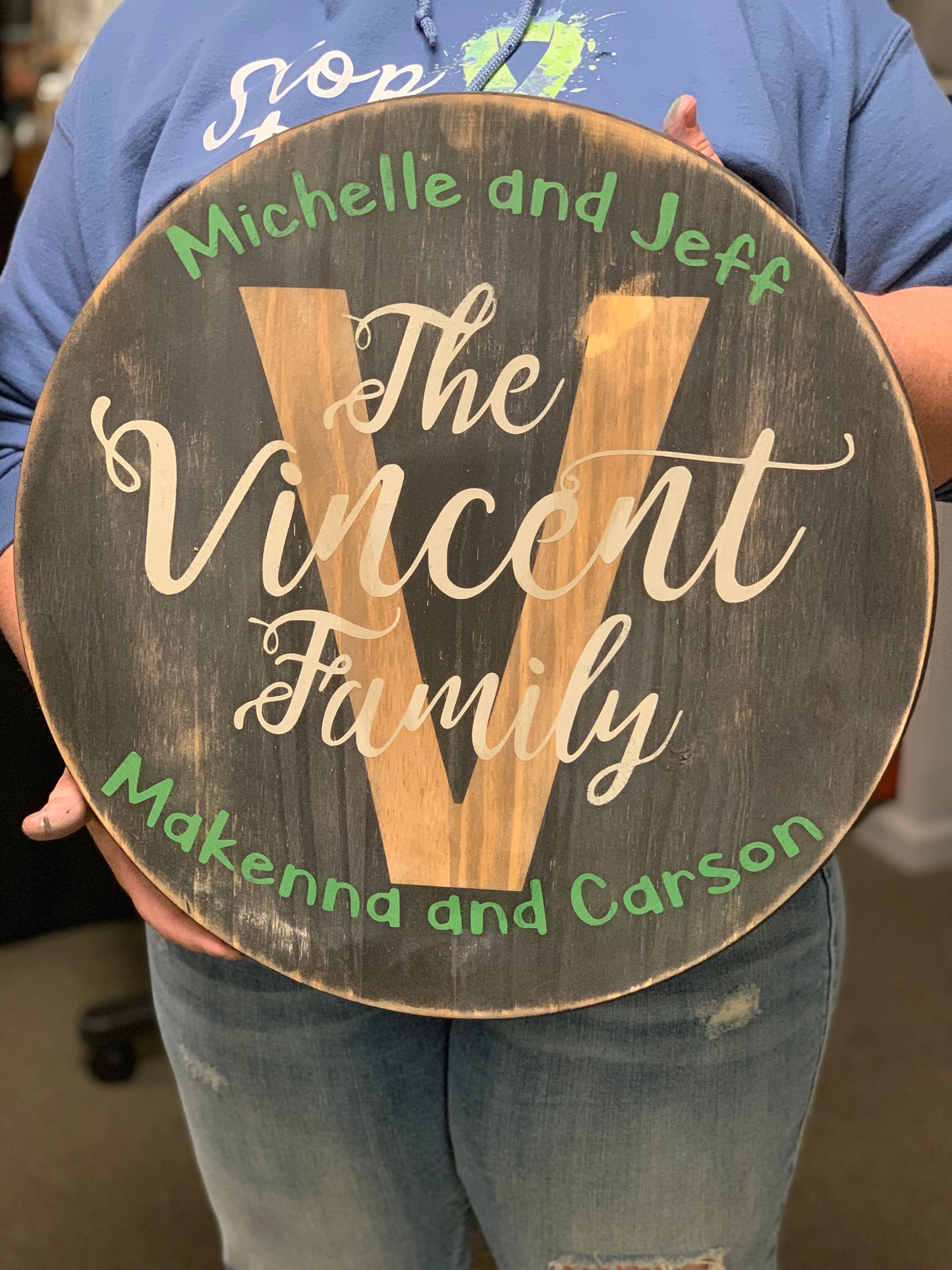 Family Name Sign 18" Round